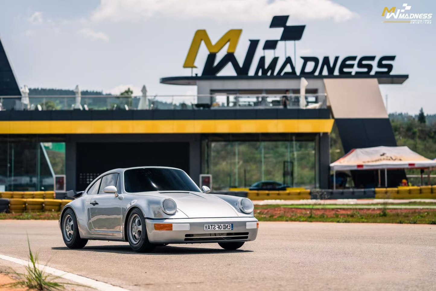 end of S.T.A.Y. 964 Turbo Junior